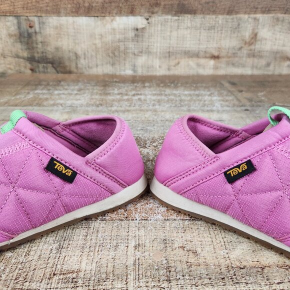 Teva ReEmber Mocassin Youth Girl Sz 1 Pink Outdoor Quilted Slip On Comfort Shoes - Picture 4 of 10